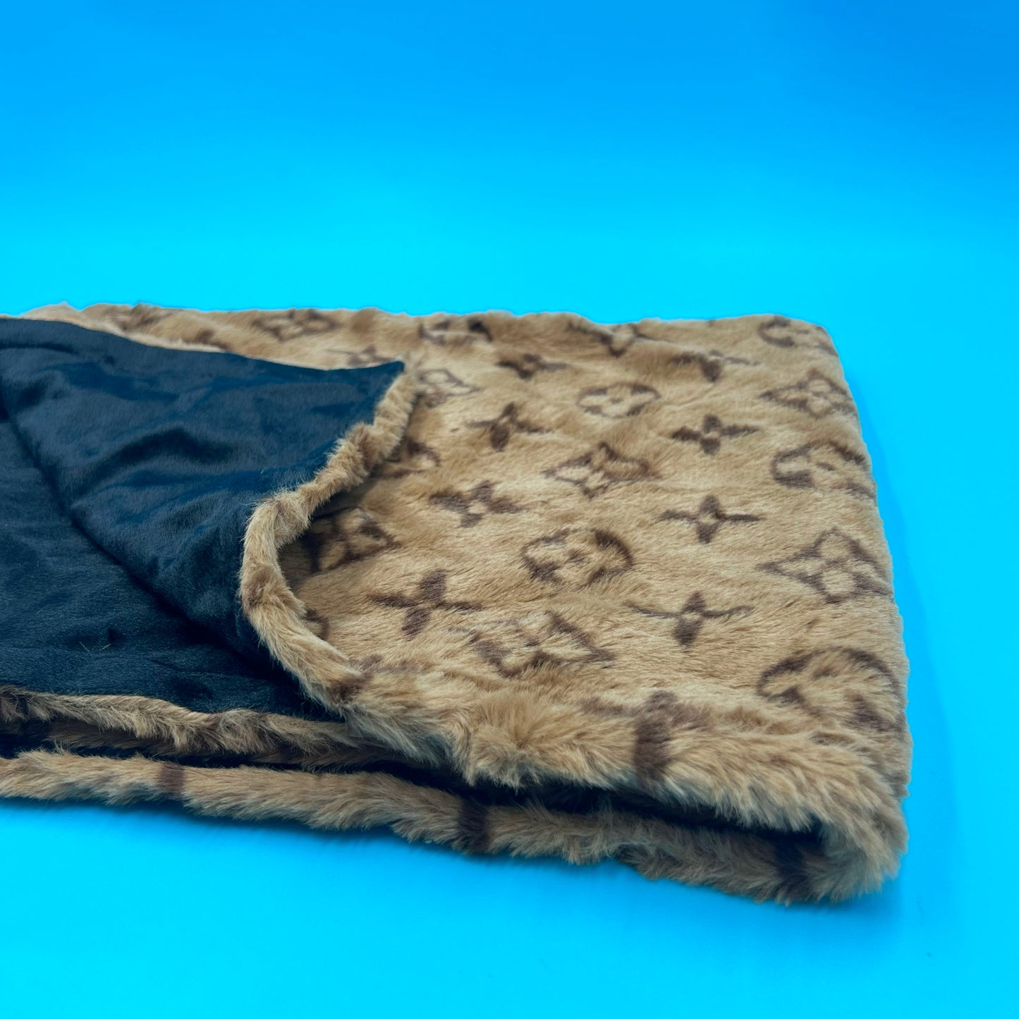 Chewy Vee Furry Blanket bearsupreme